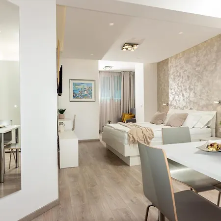 Lovret Flowers Apartment *