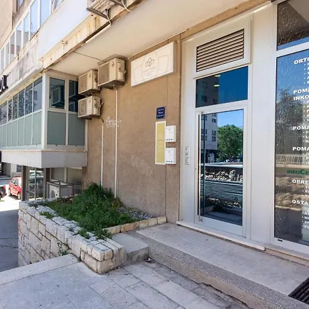 Apartment Lovret Flowers Split