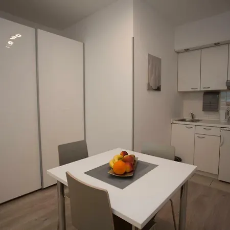 Lovret Flowers Apartment Split
