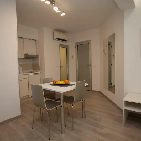 Lovret Flowers Apartment *